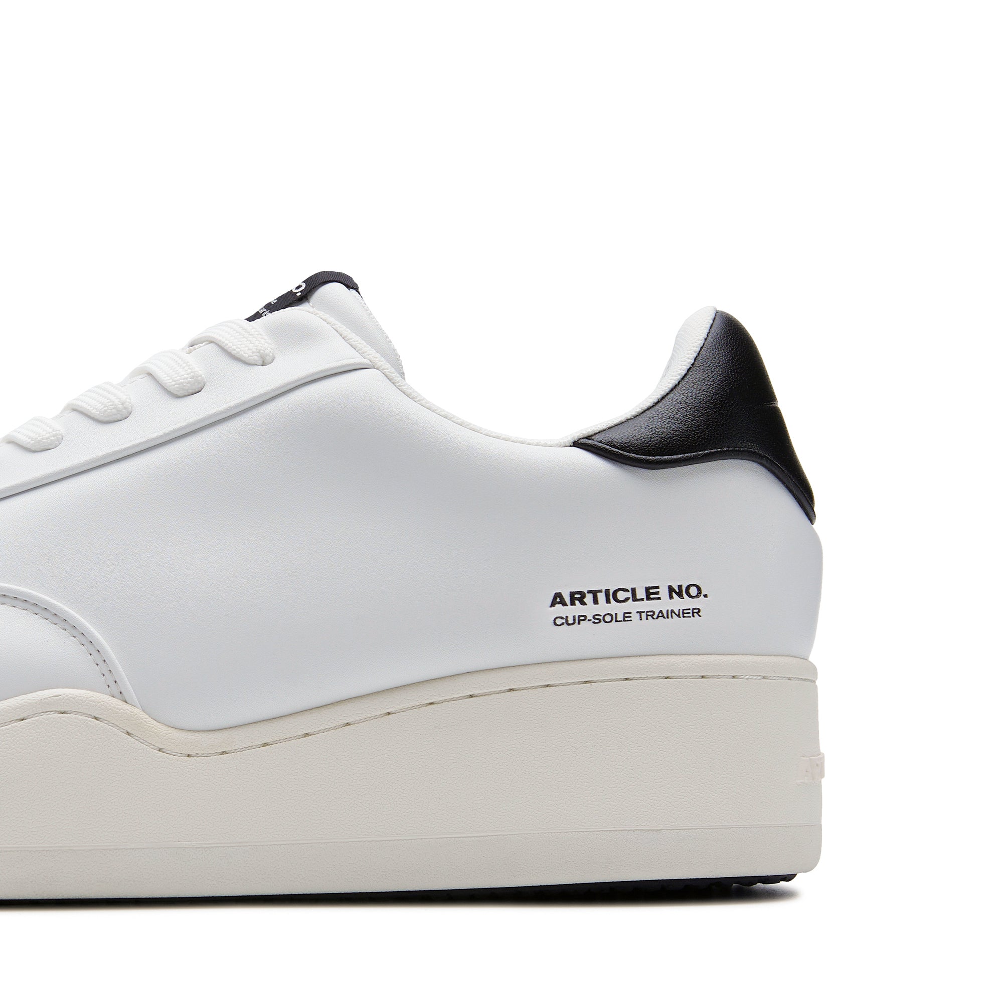 ARTICLE NO. 051X-TR001-23 WHITE/BLACK PLEATHER BURGER TRAINER