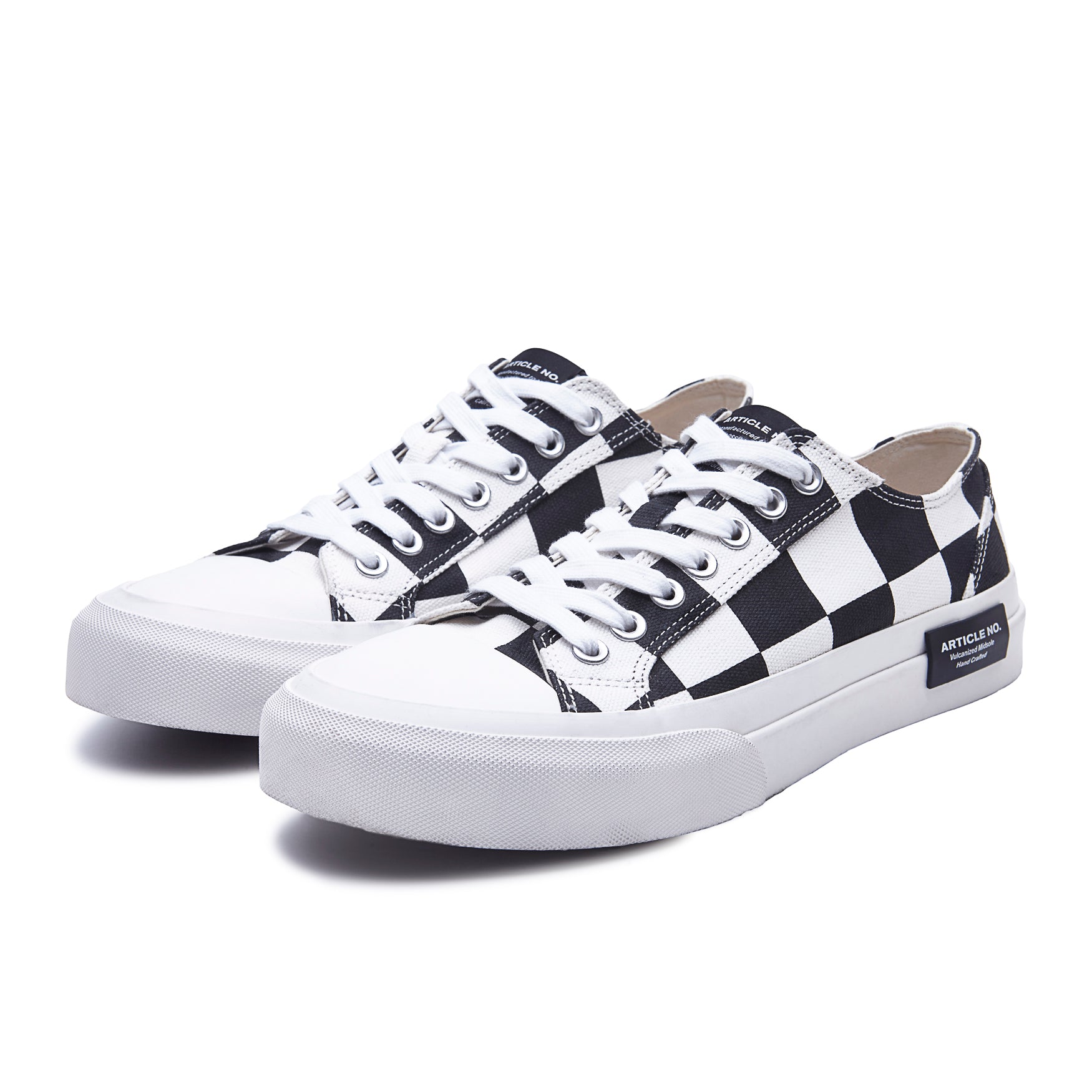 ARTICLE NO. 1007-S4-02 BLACK CHECKED SIDE PATCH LOW-TOP VULCANIZED